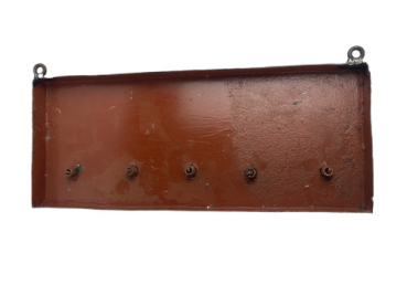 Upcycling Ablage mit 5 Schlüsselhaken aus Zündkerzen